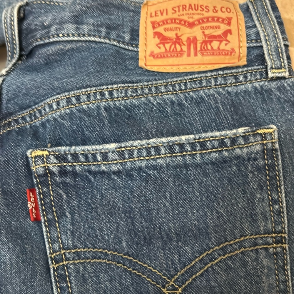 Levi’s. Low pro straight